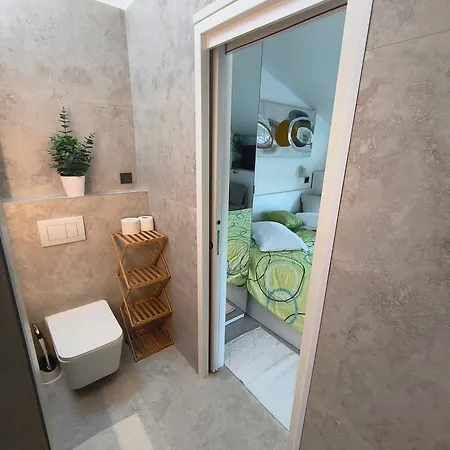 Appartement And Roberto B. *