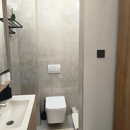 And Roberto B. Appartement *