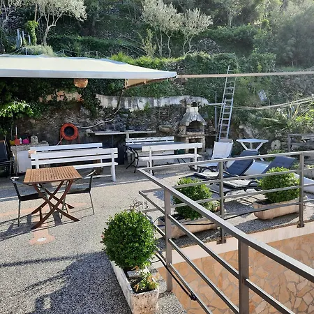 And Roberto B. Lägenhet *