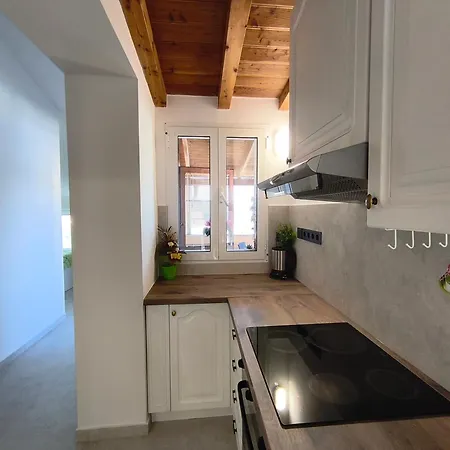 And Roberto B. Apartament
