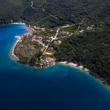 And Roberto B. Valun