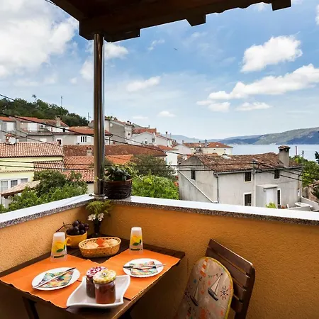 And Roberto B. Lägenhet Valun