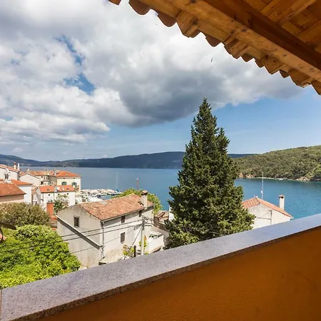 And Roberto B. Valun