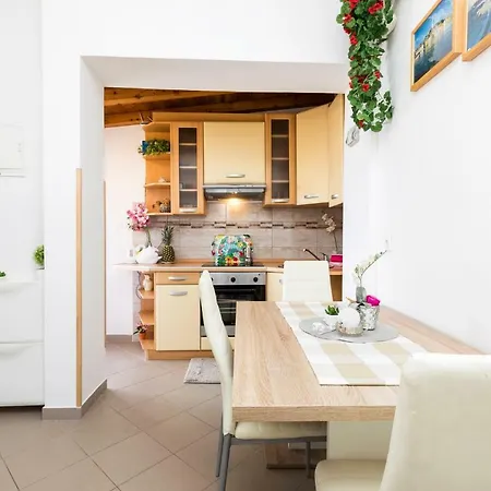 And Roberto B. Lägenhet