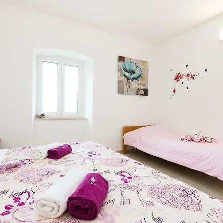 And Roberto B. Valun