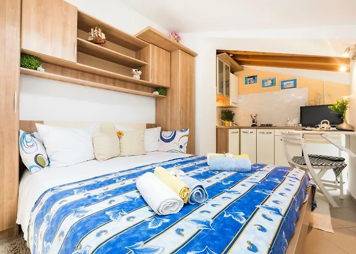 Apartment And Roberto B.