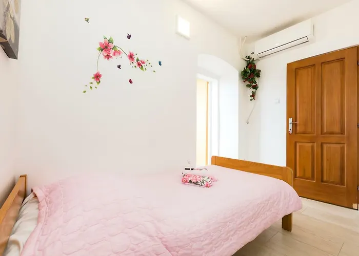 And Roberto B. Apartment