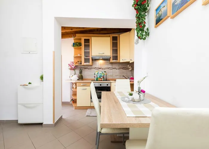 And Roberto B. Apartment