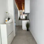 And Roberto B. Apartmán *
