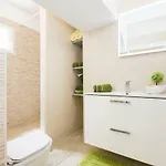 And Roberto B. Apartmán Valun