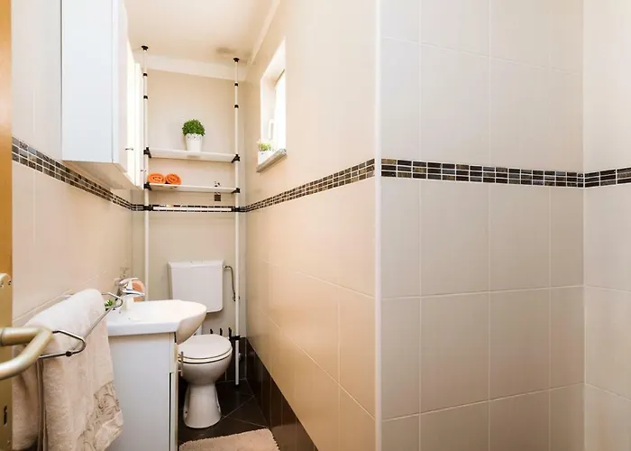 Διαμέρισμα And Roberto B. *